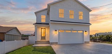 image of property with 6 Bed | 4 Bath | 4,416 Sqft
