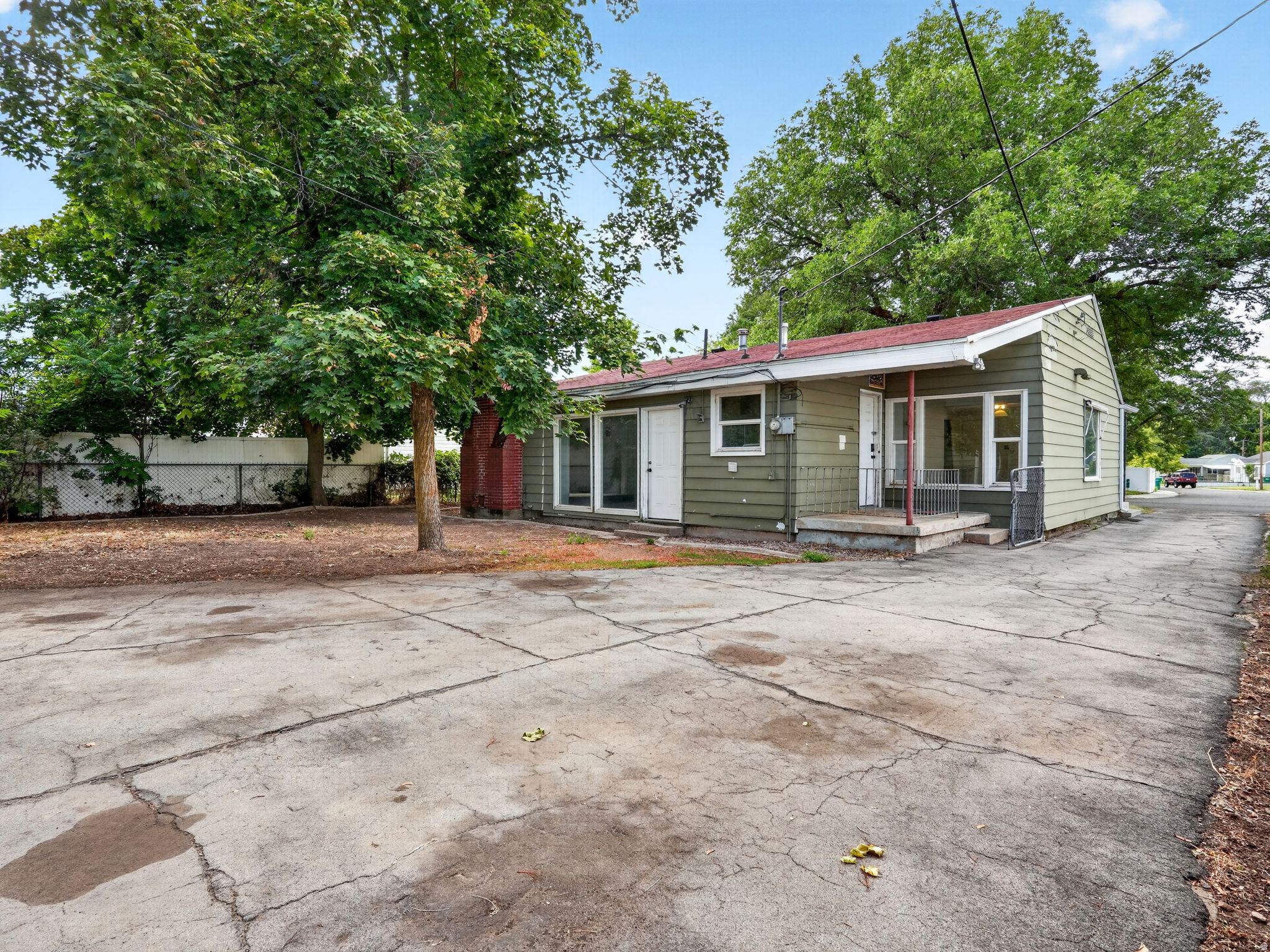 main property photo 25
