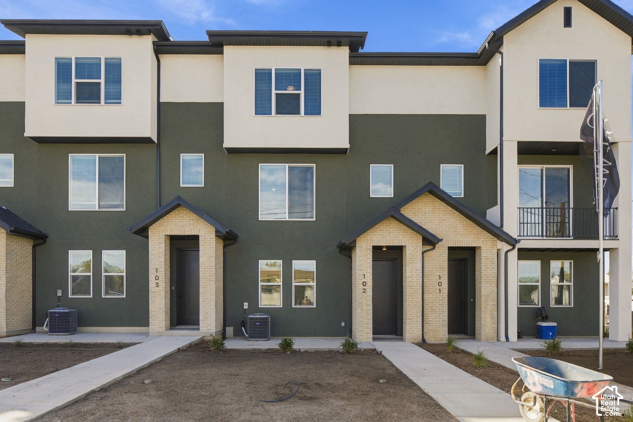 main property photo 18