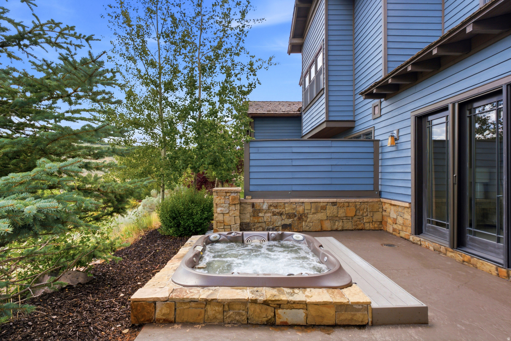 main property photo 33