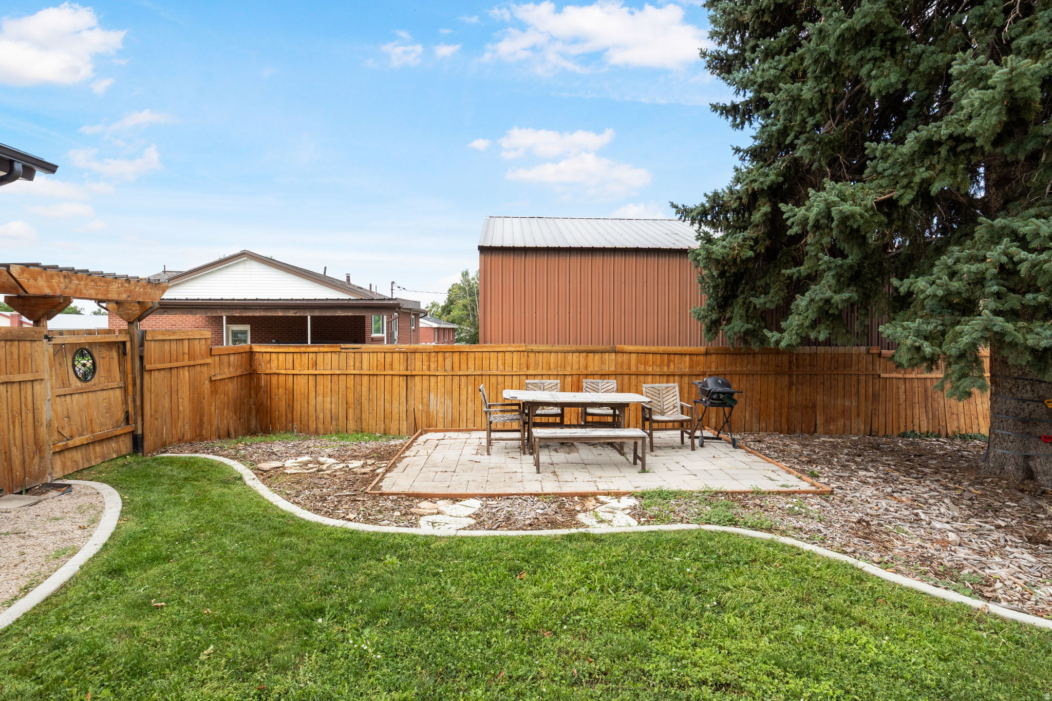 main property photo 23
