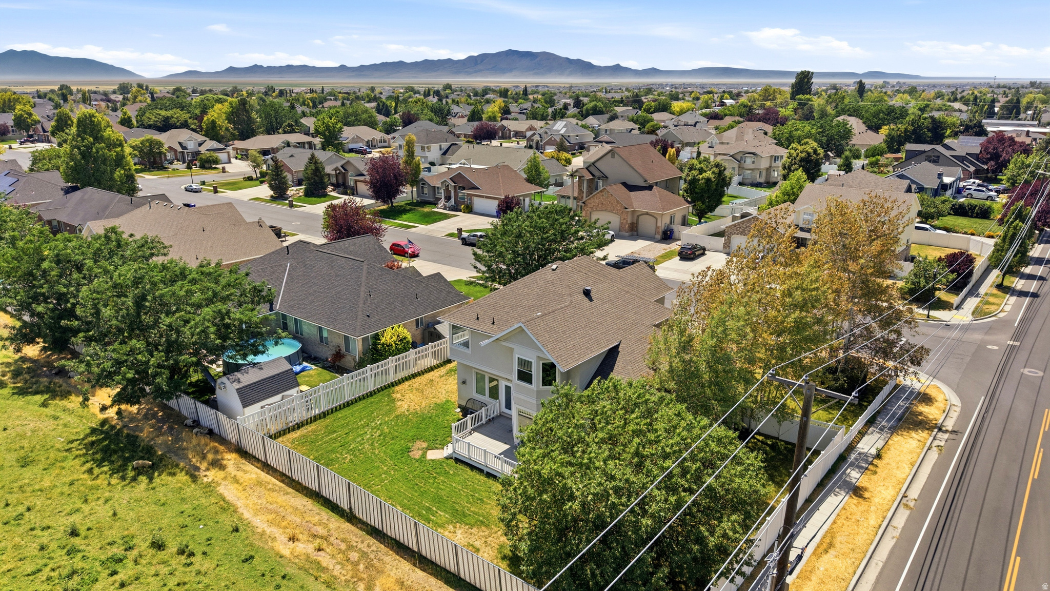 main property photo 13
