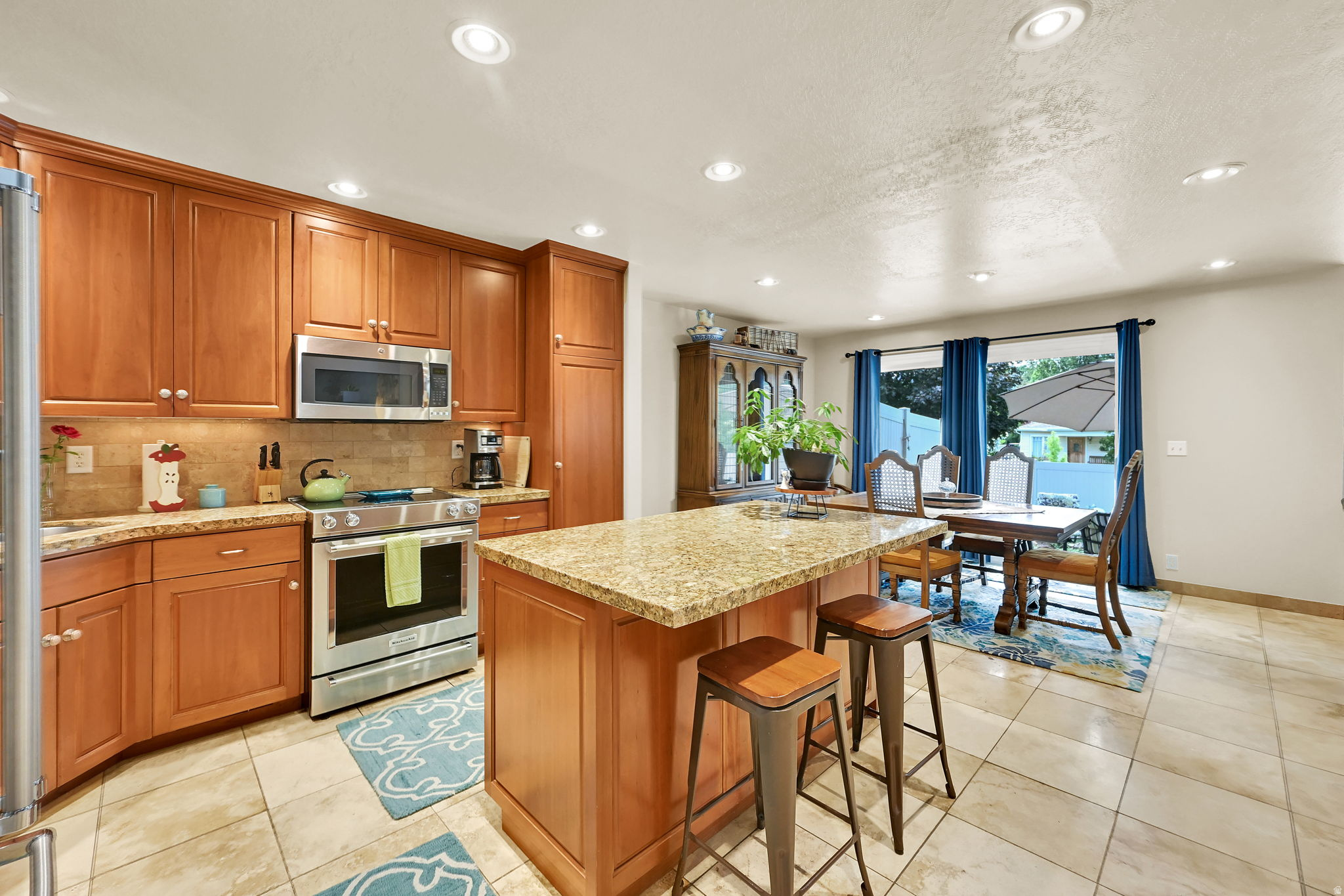 main property photo 16