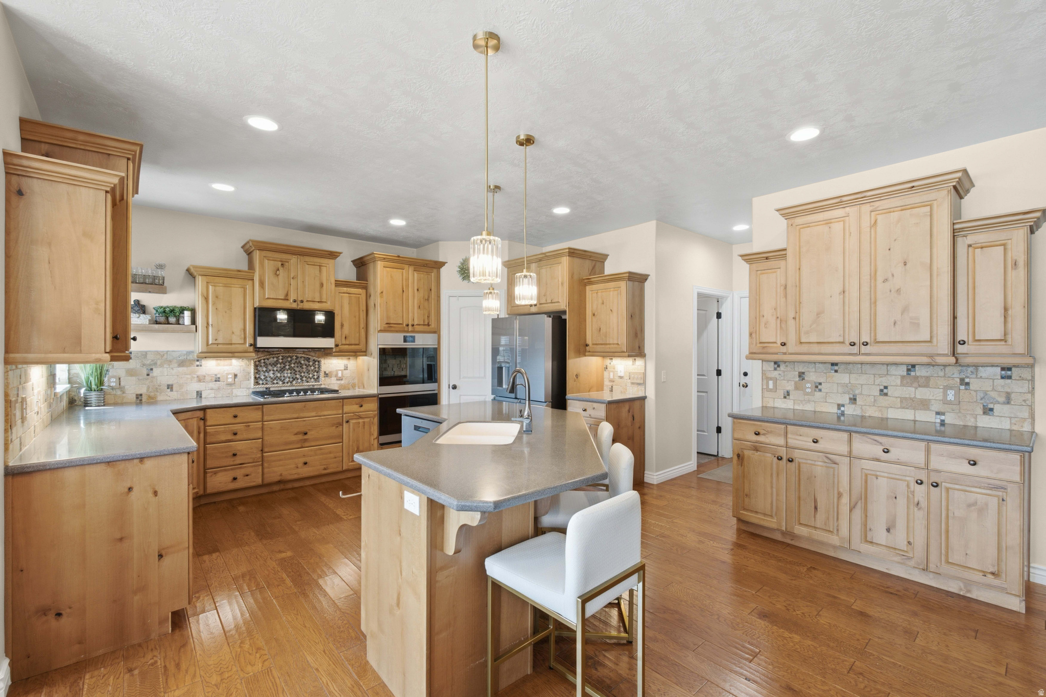main property photo 14