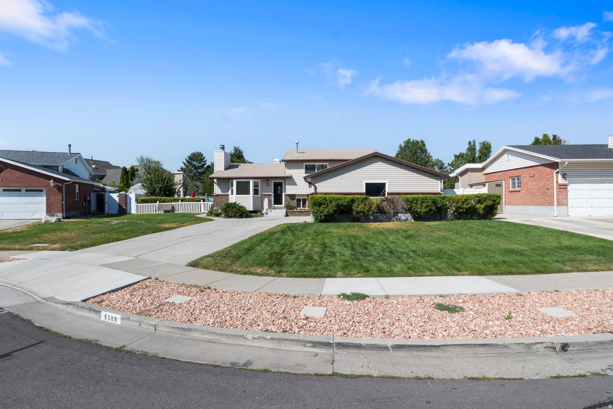 main property photo 22