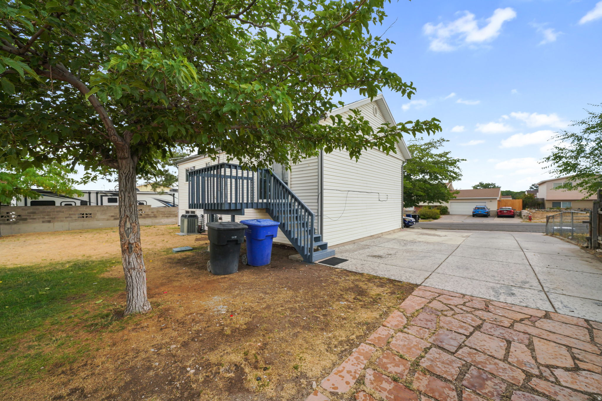 main property photo 19