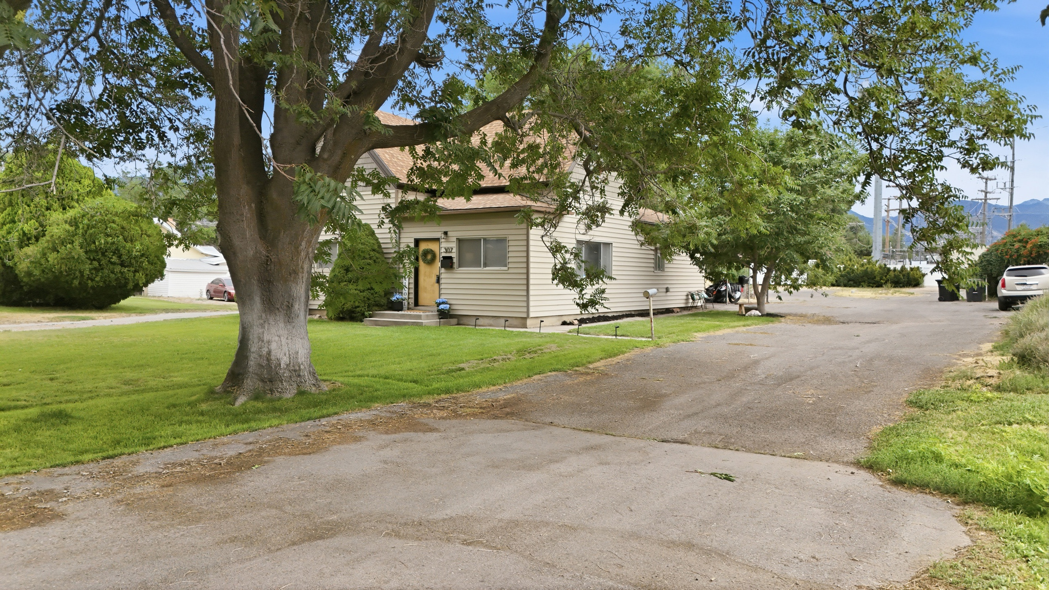 main property photo 32