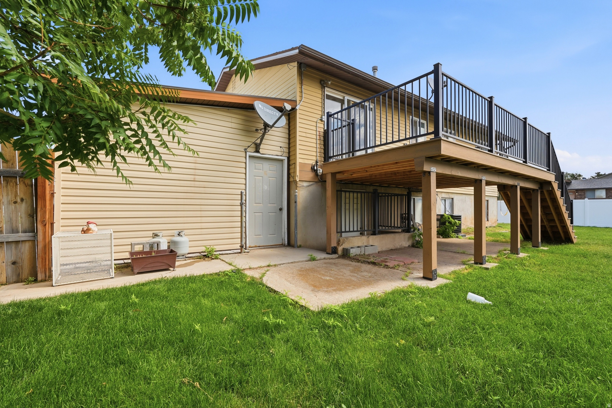 main property photo 31