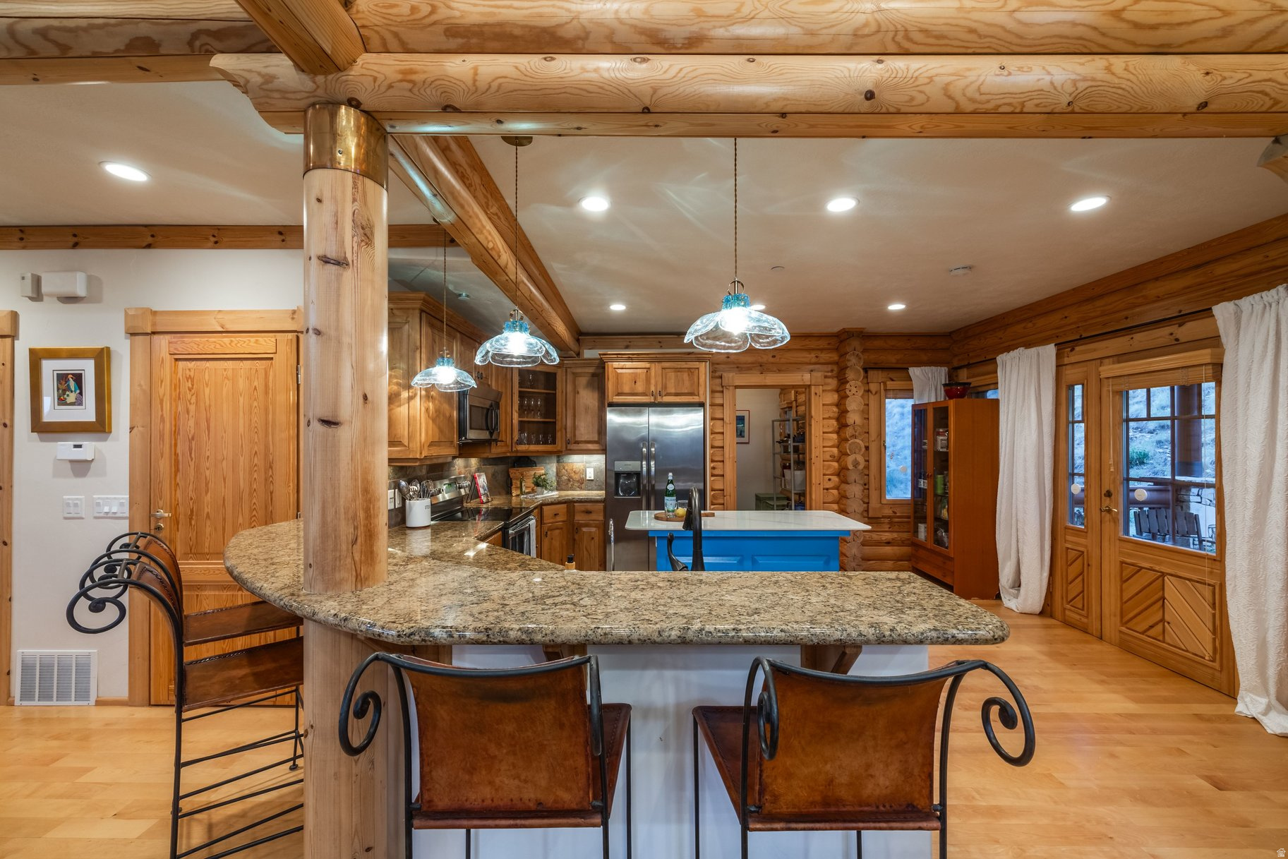 main property photo 16