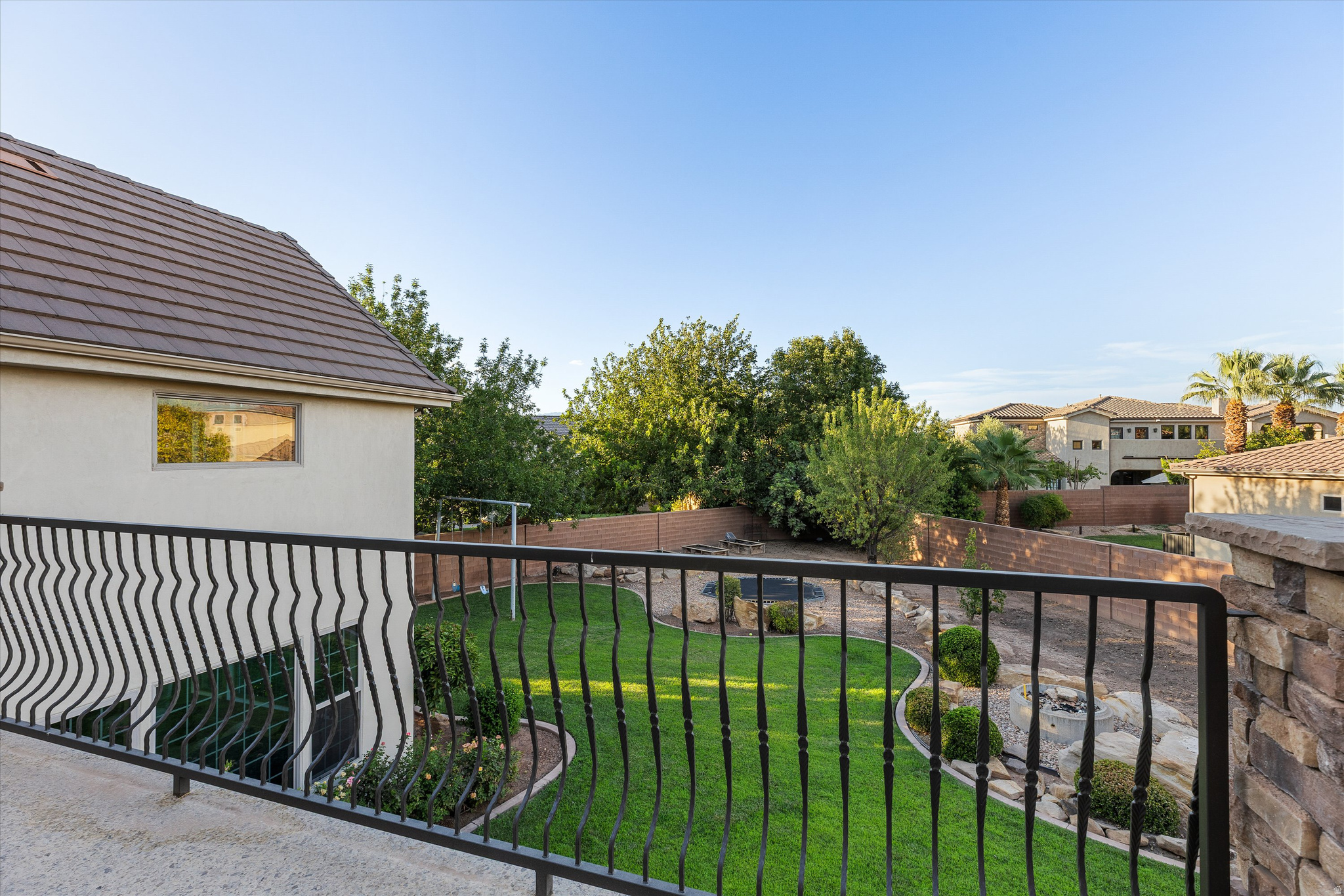 main property photo 40