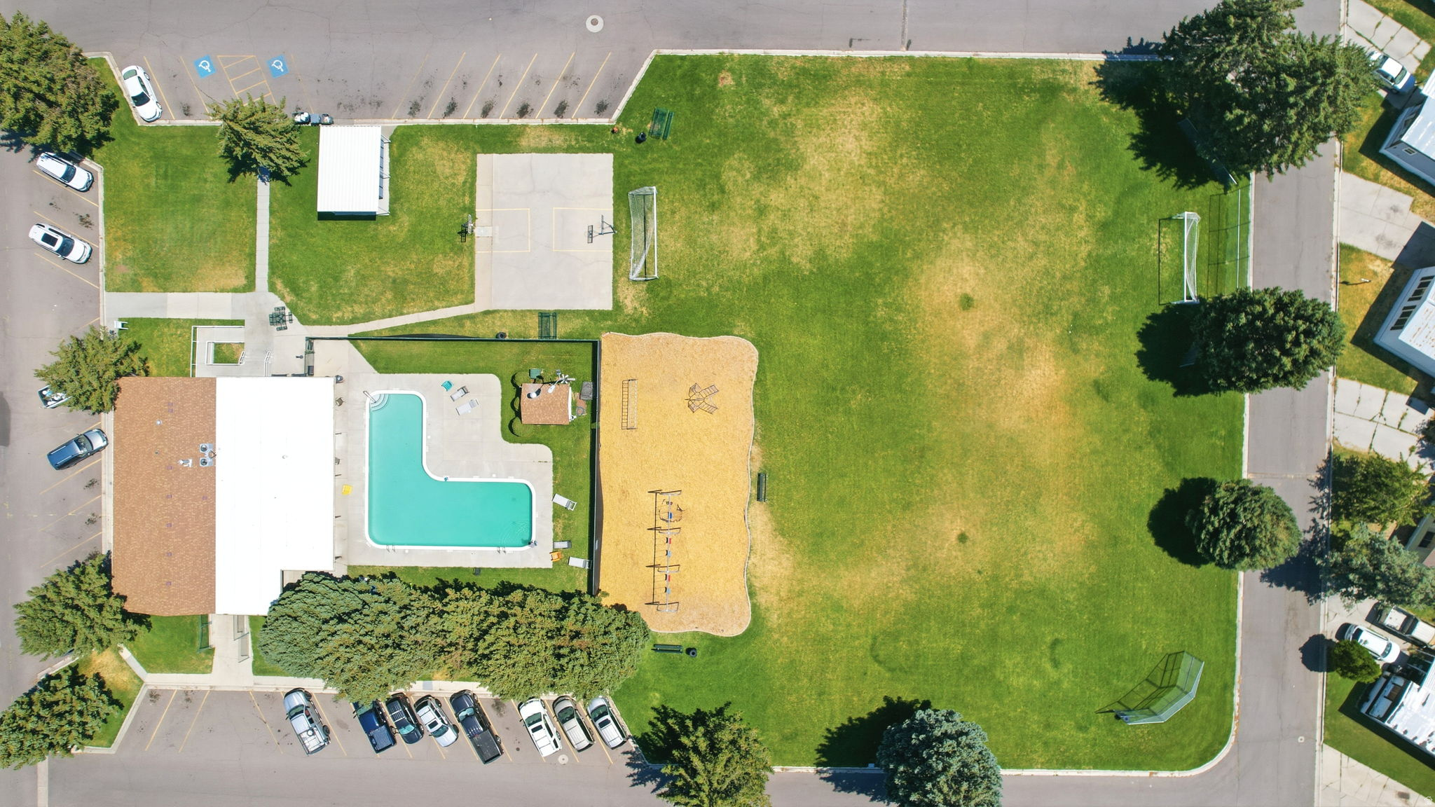 main property photo 31