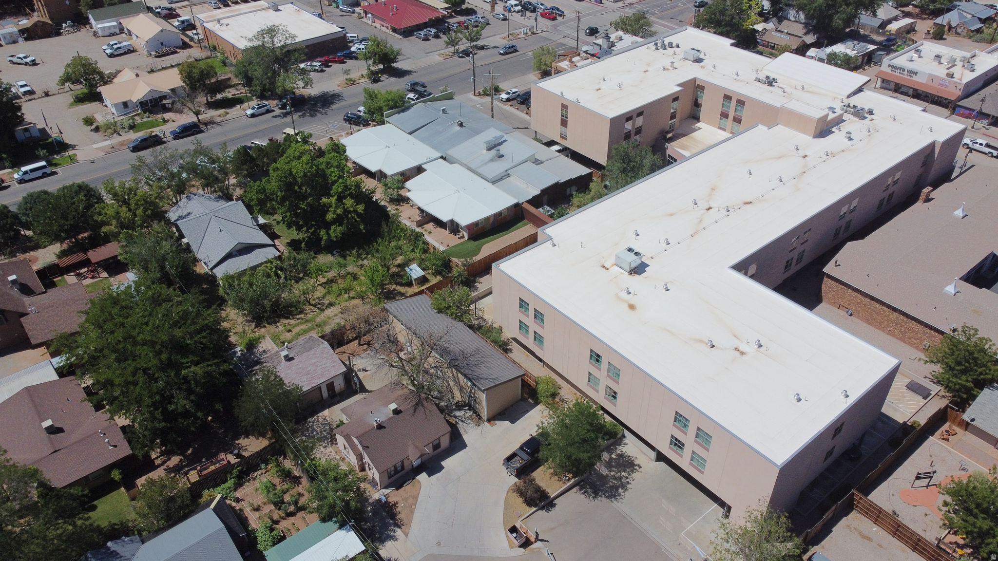 main property photo 10