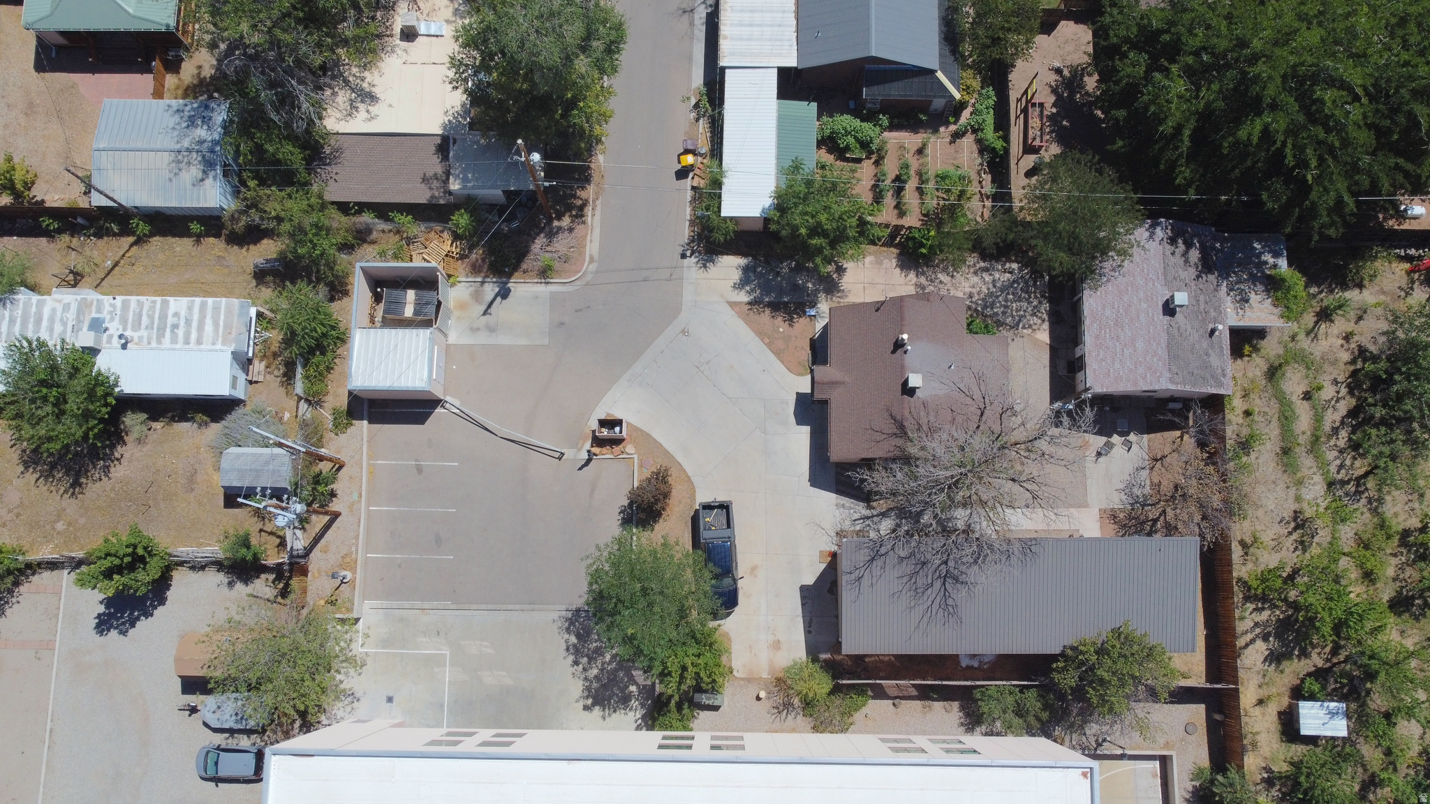 main property photo 11