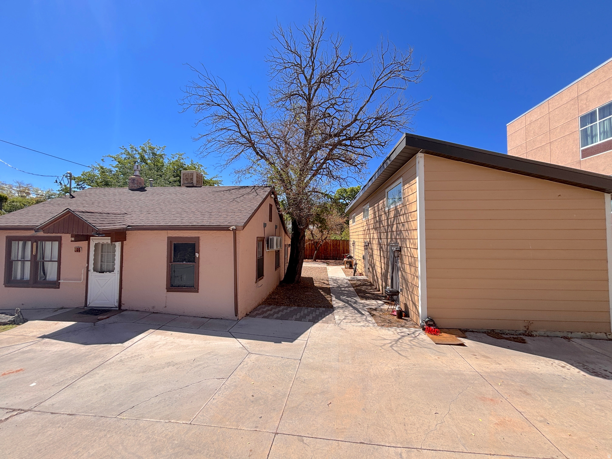 main property photo 34