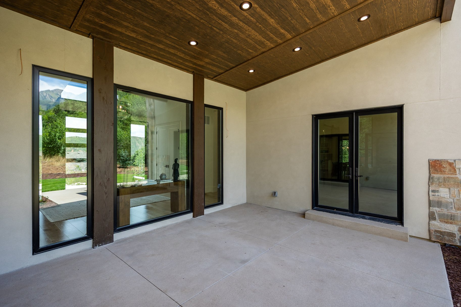 main property photo 75