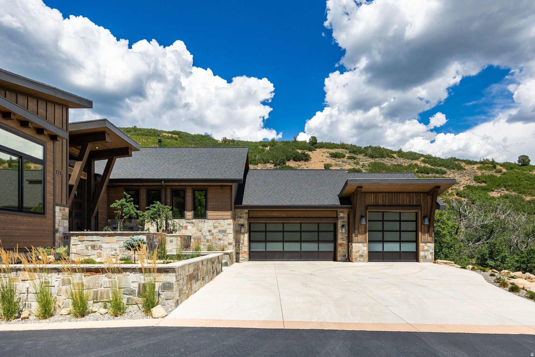 main property photo 81