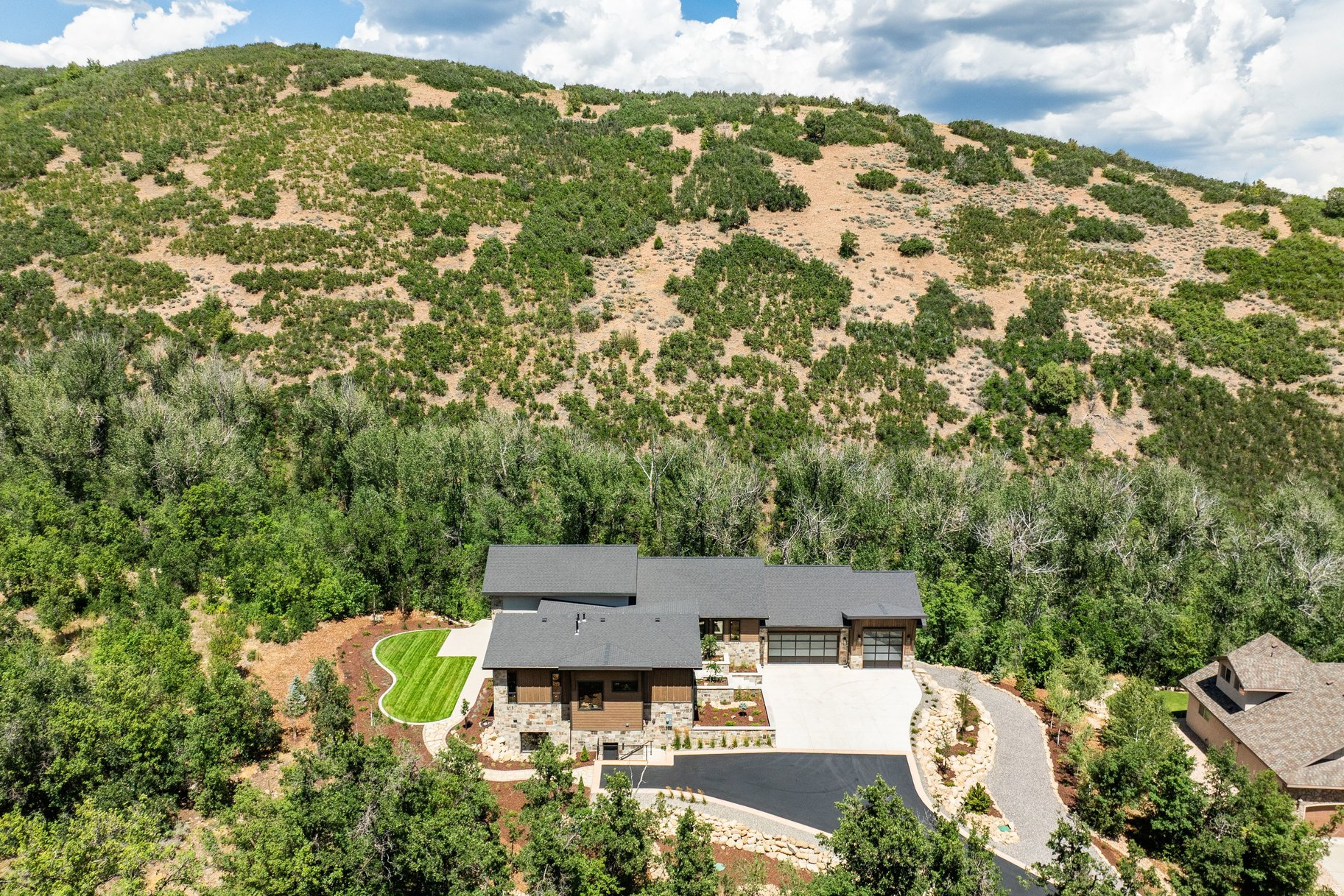 main property photo 90
