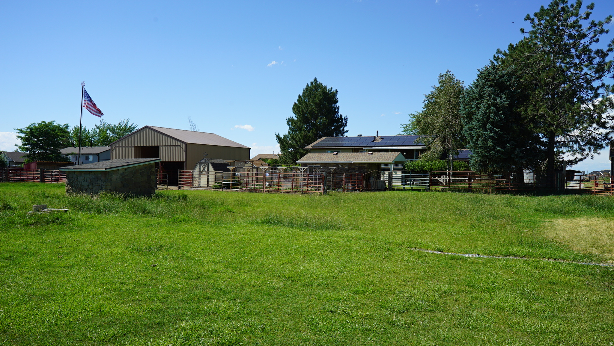 main property photo 16