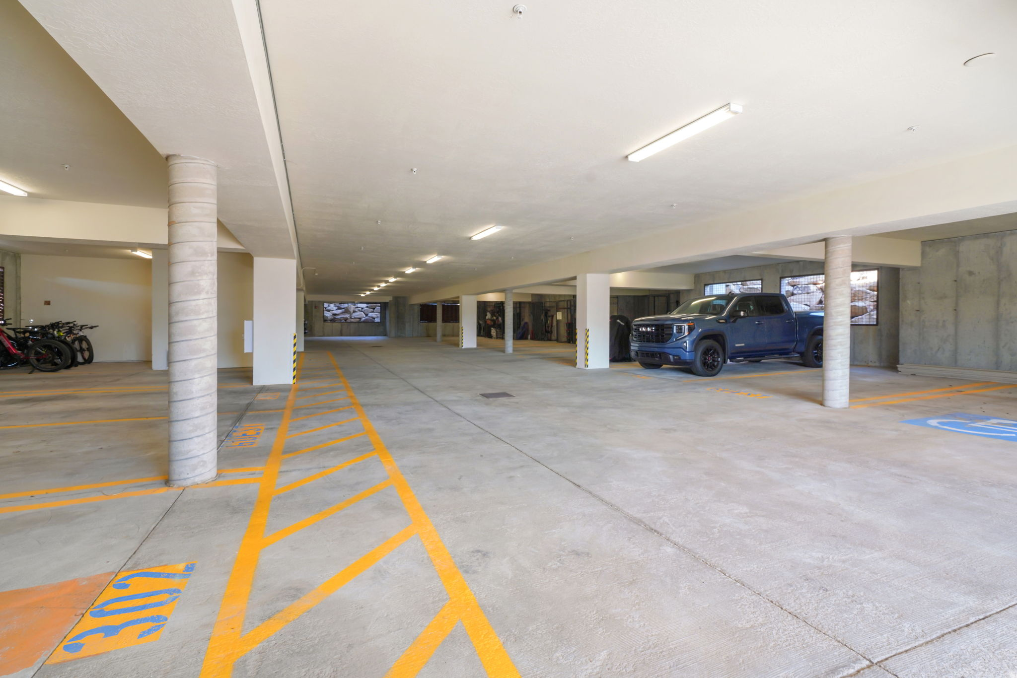 main property photo 31
