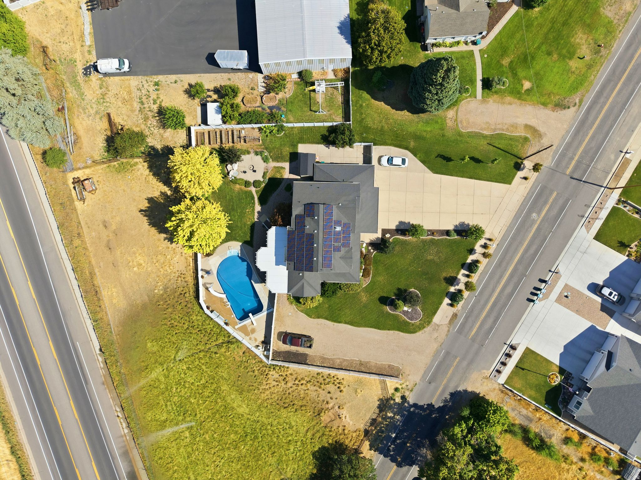 main property photo 3