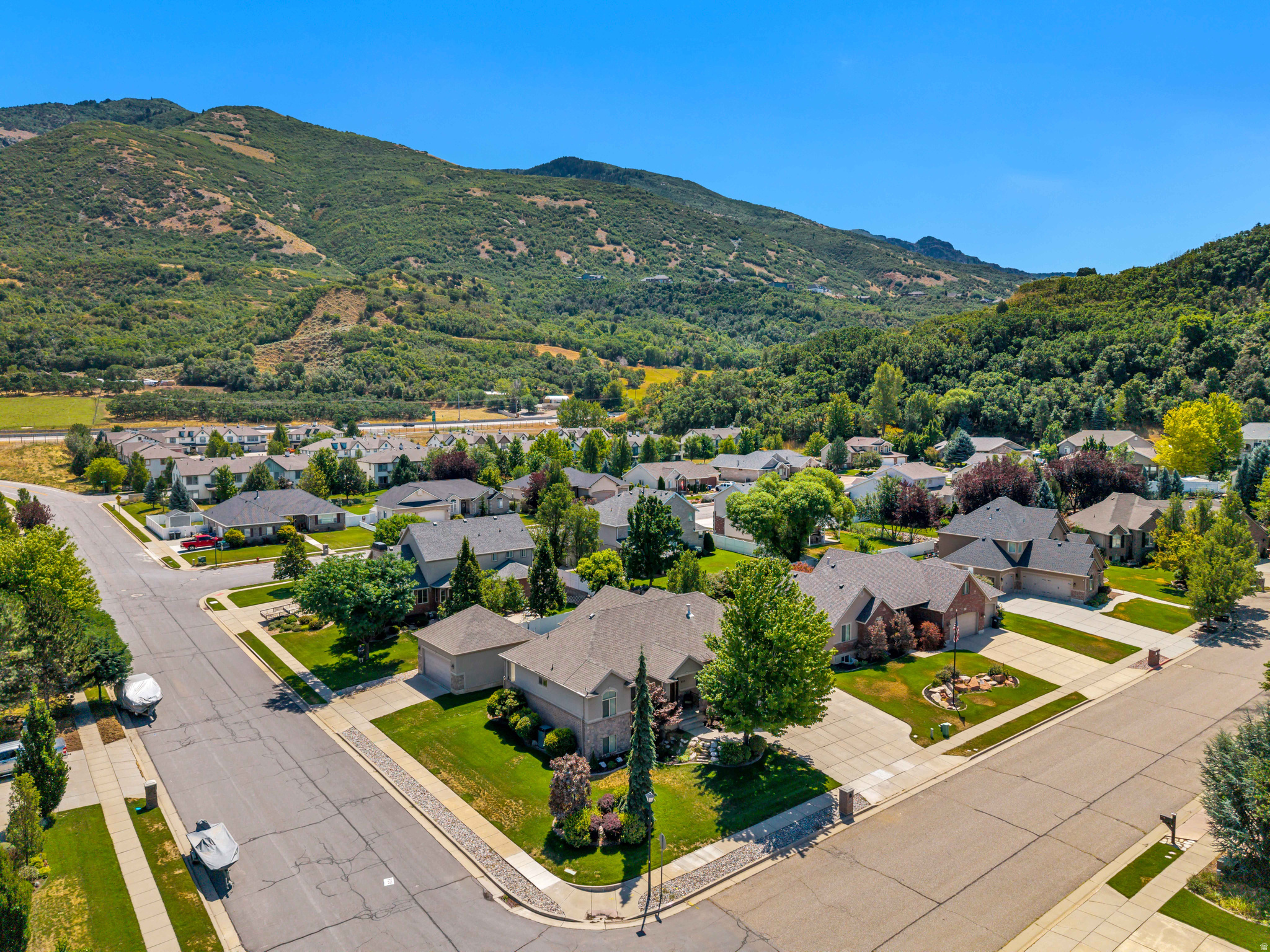 main property photo 70