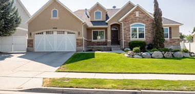 image of property with 5 Bed | 4 Bath | 3,704 Sqft