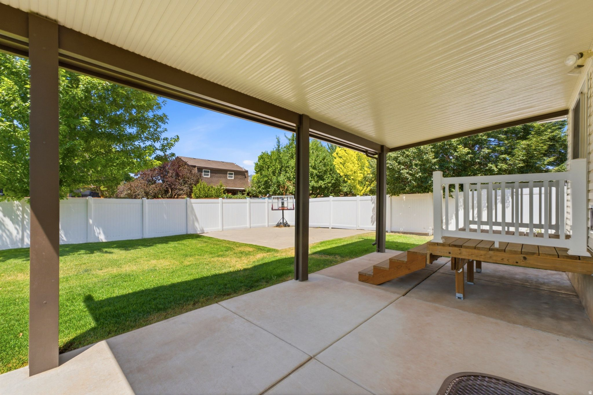 main property photo 27