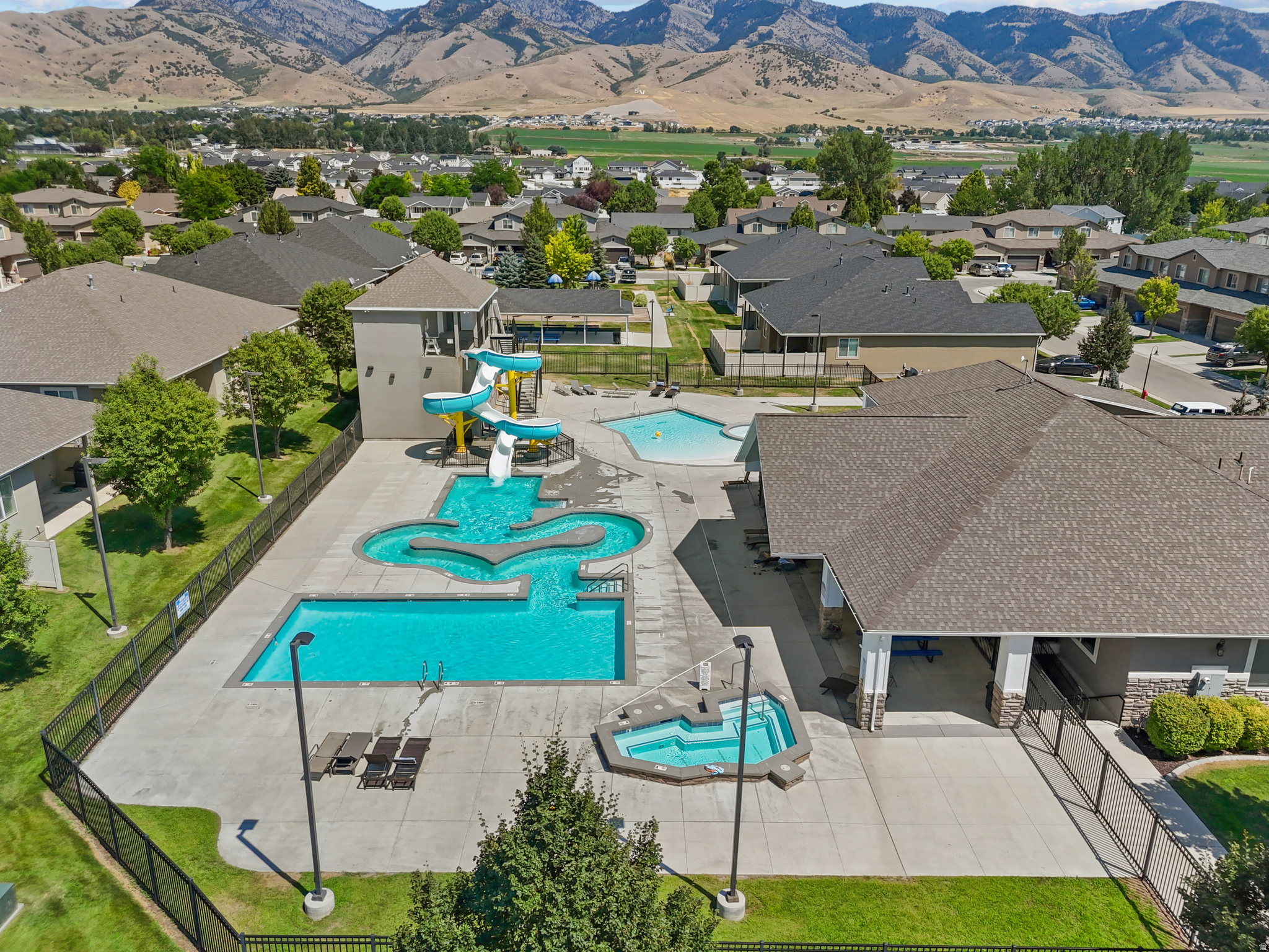 main property photo 47
