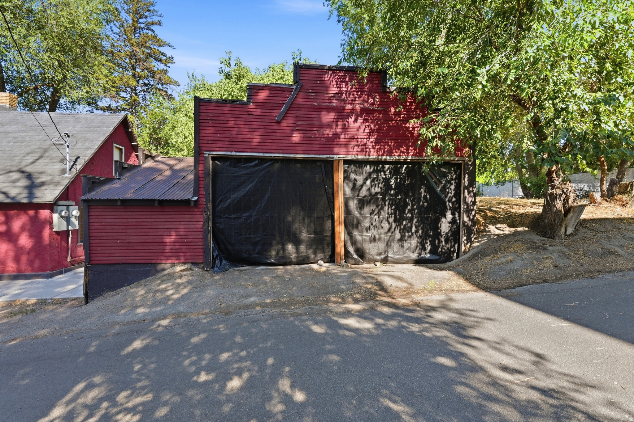 main property photo 28