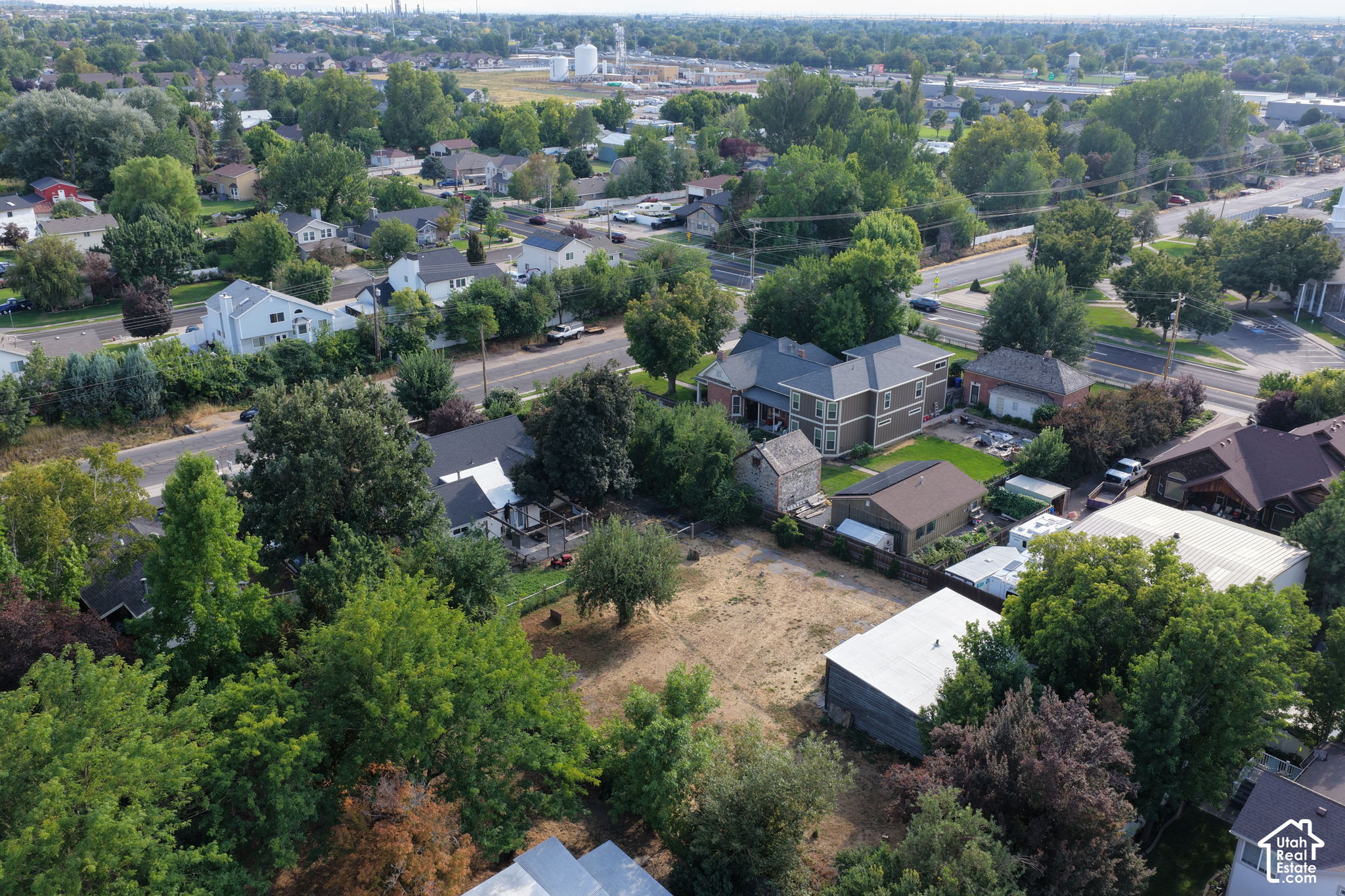 main property photo 25