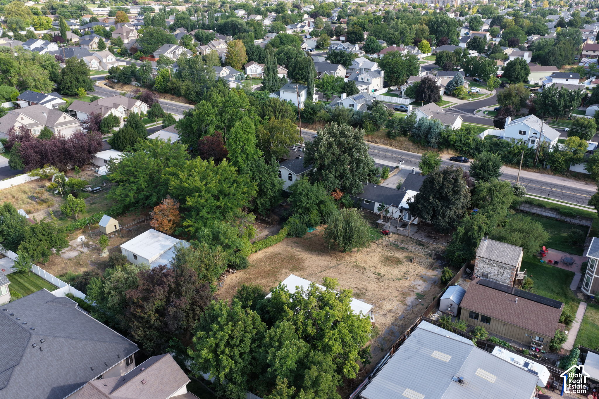 main property photo 29
