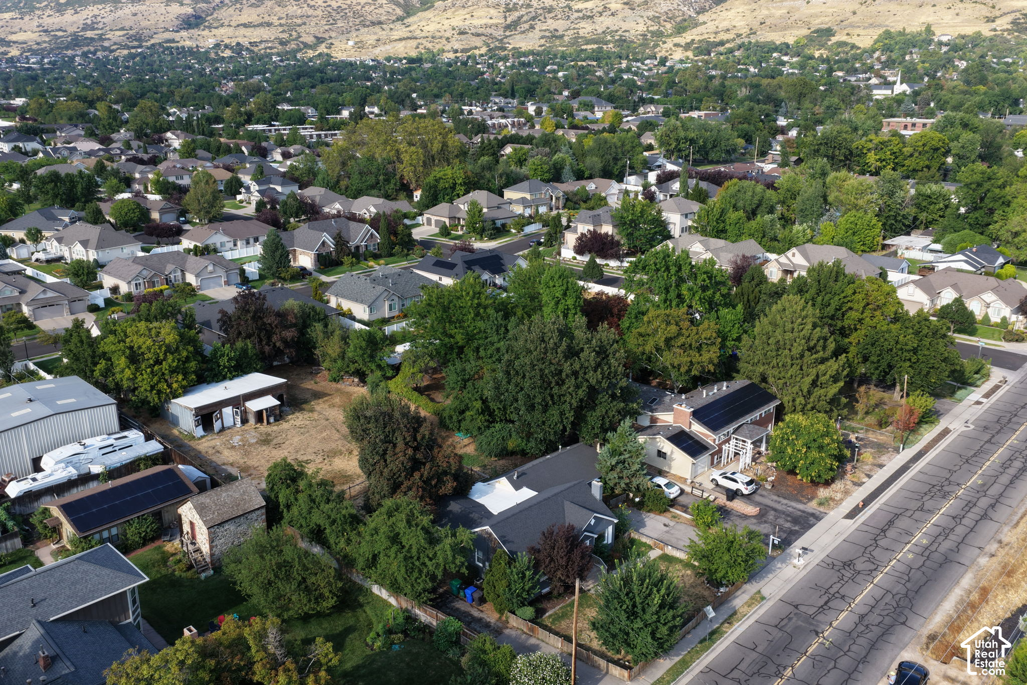 main property photo 31