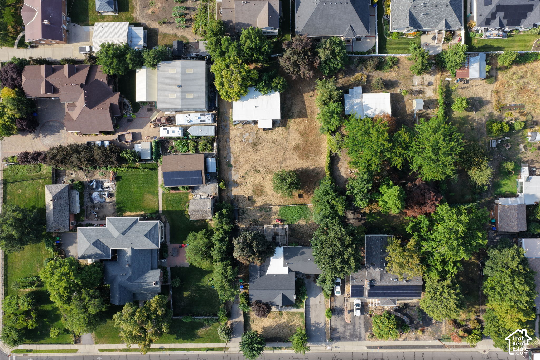 main property photo 33