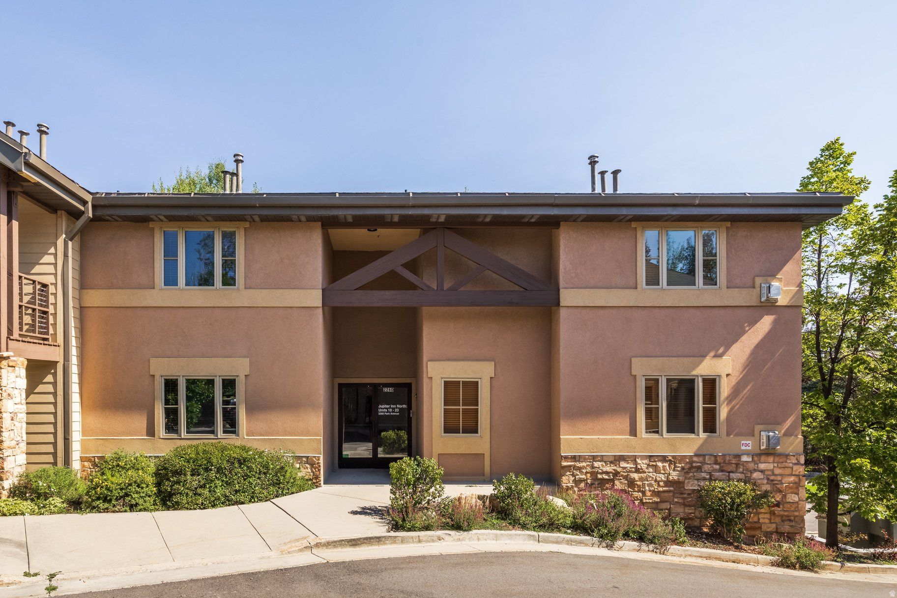 main property photo 17
