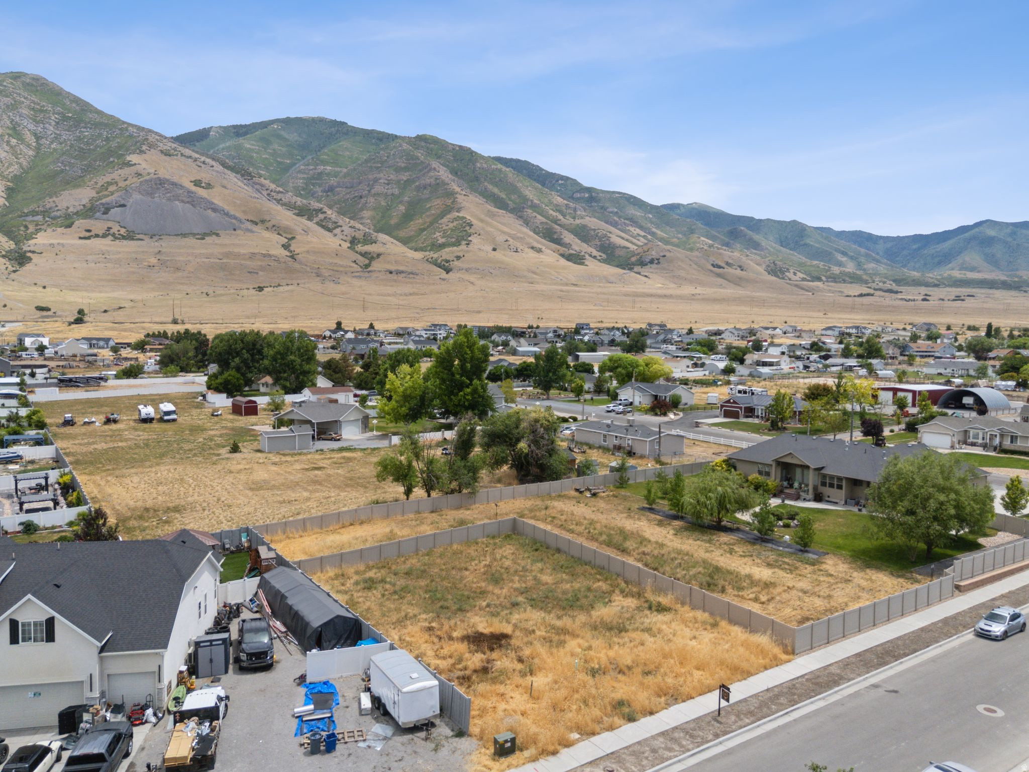 main property photo 13