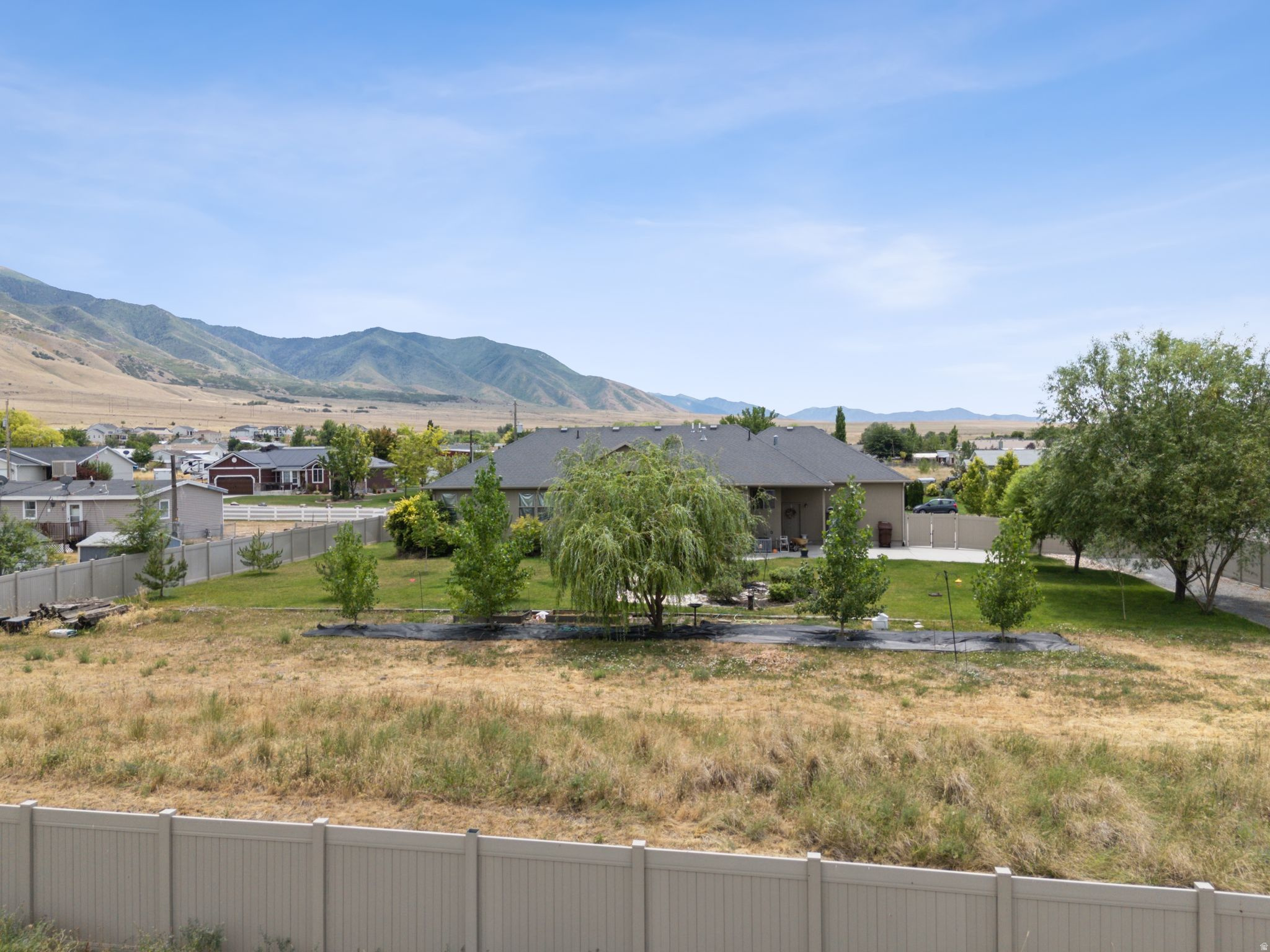 main property photo 9