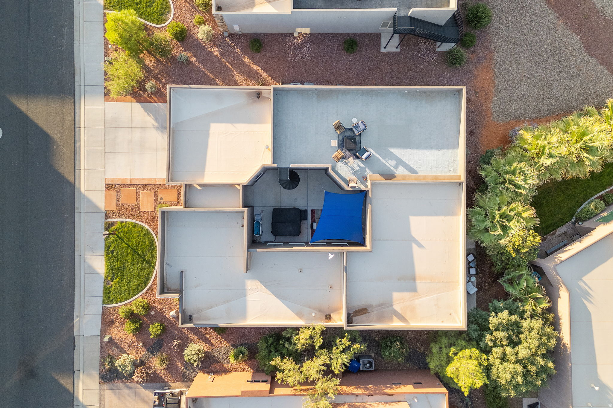 main property photo 38