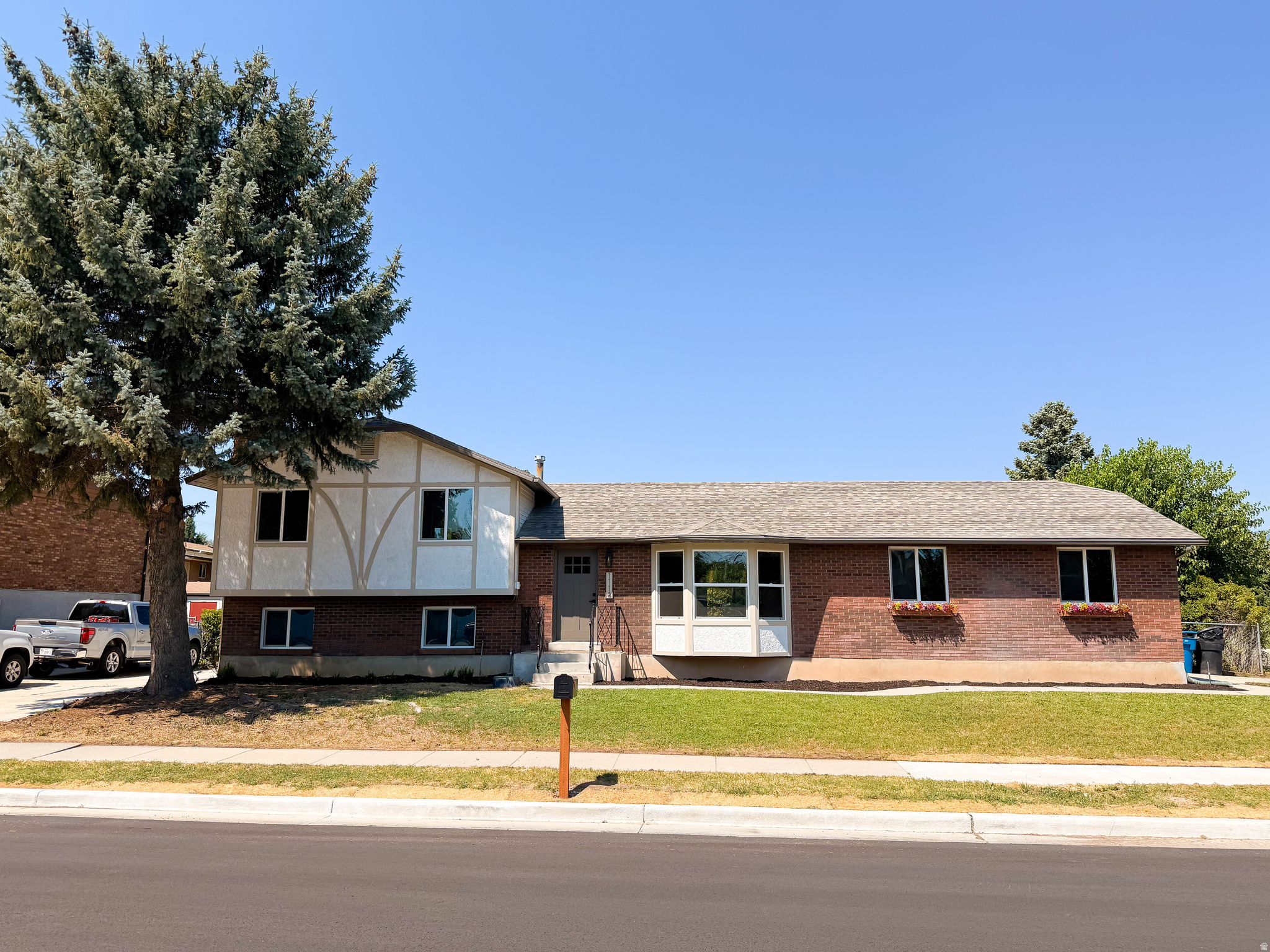 main property photo 20