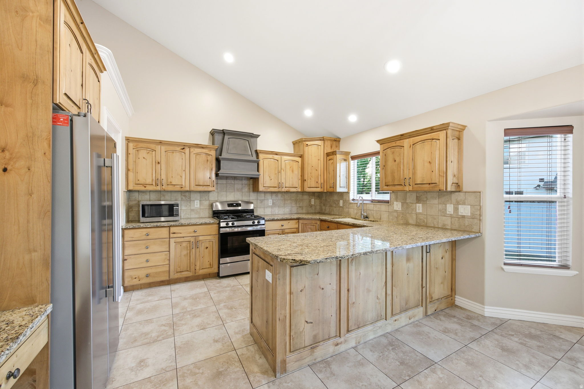 main property photo 8