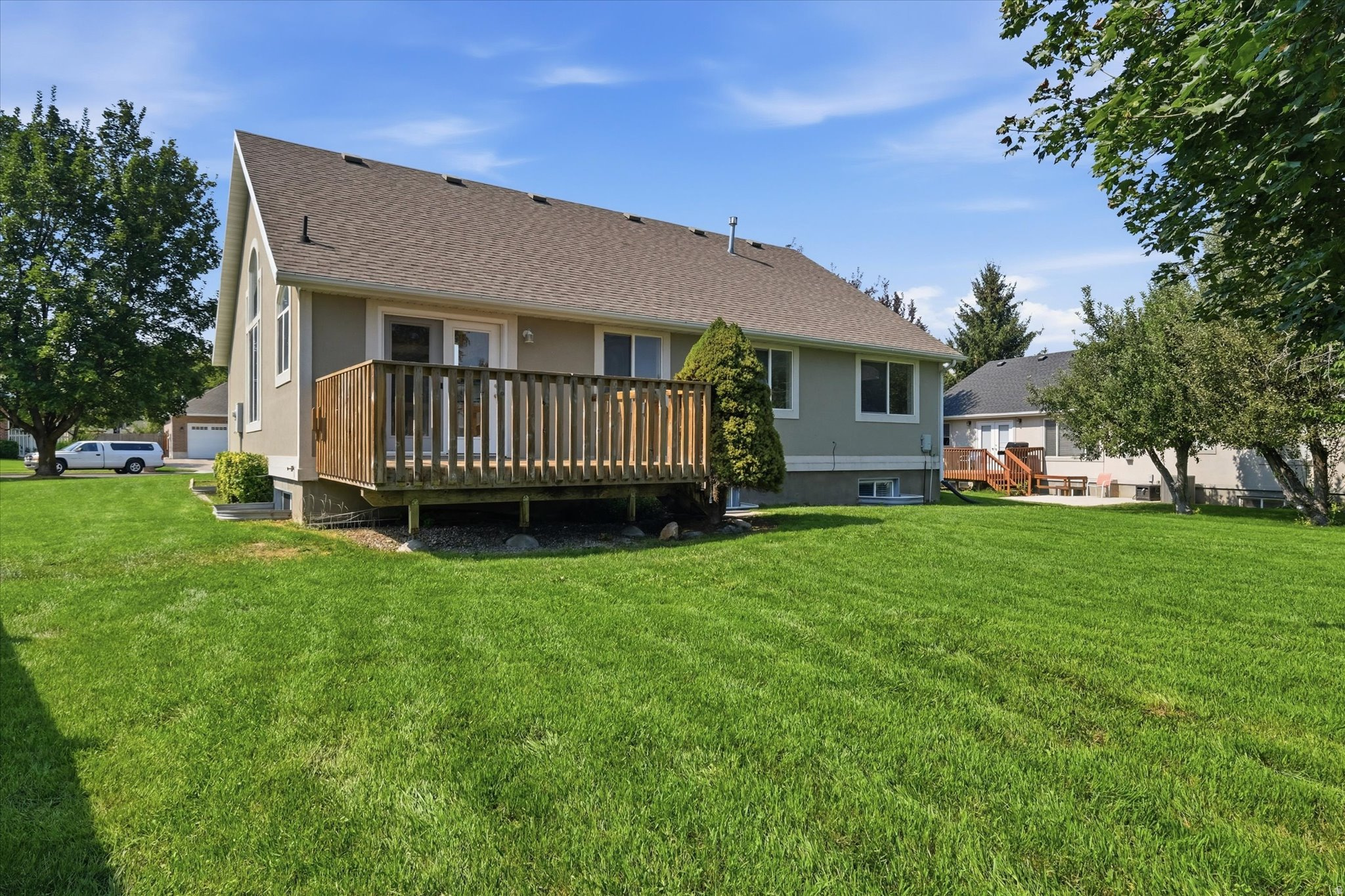 main property photo 33