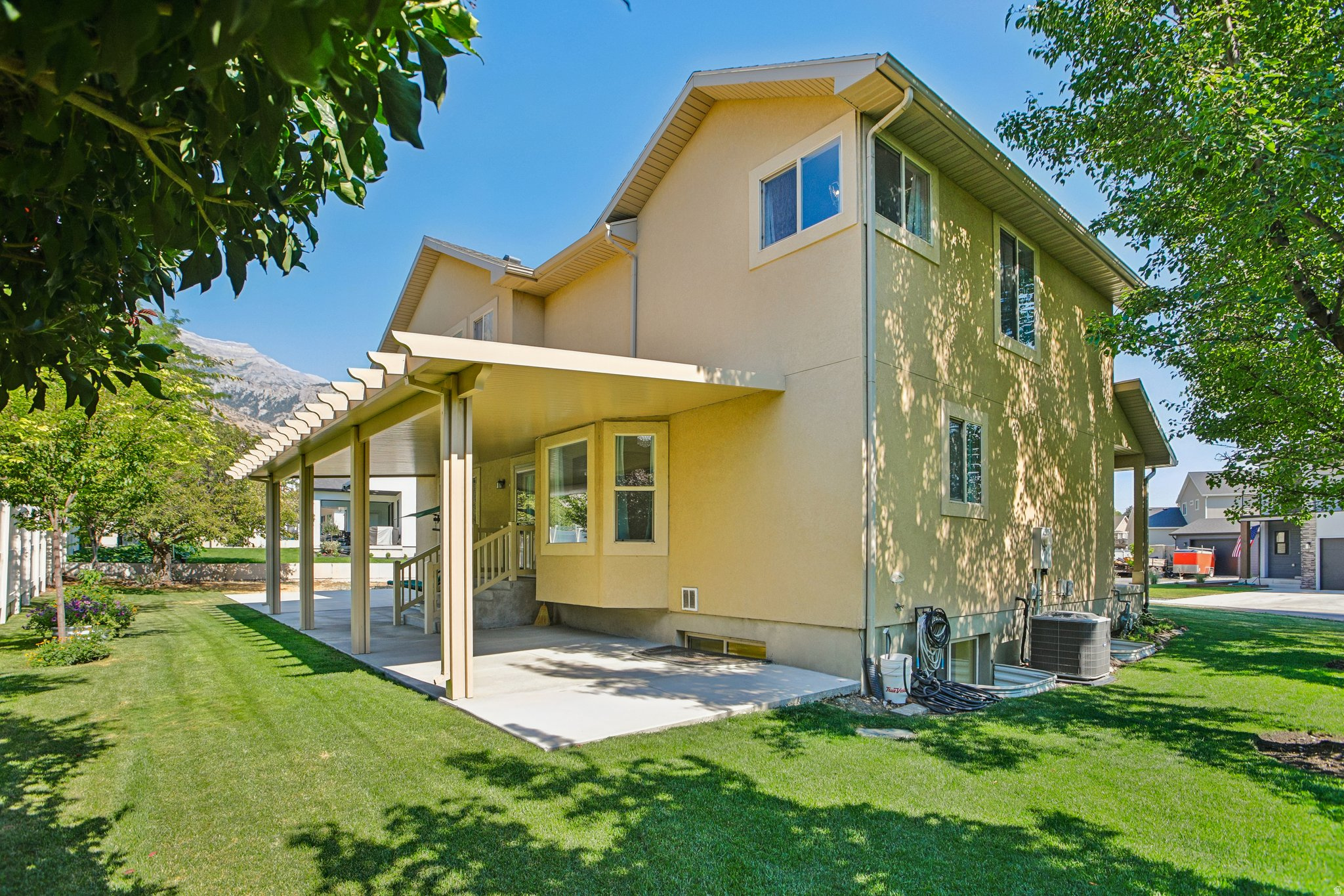 main property photo 30