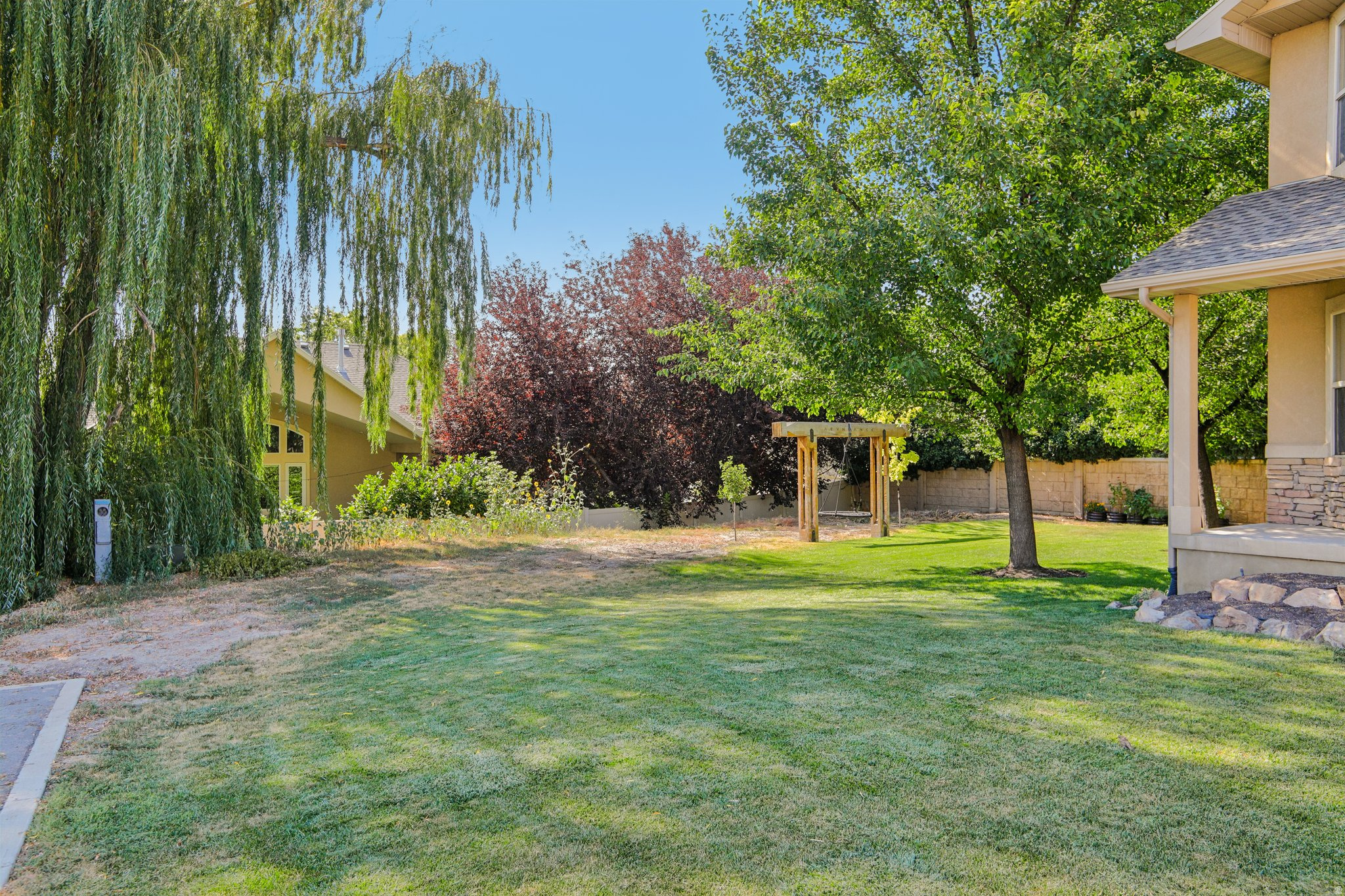 main property photo 35