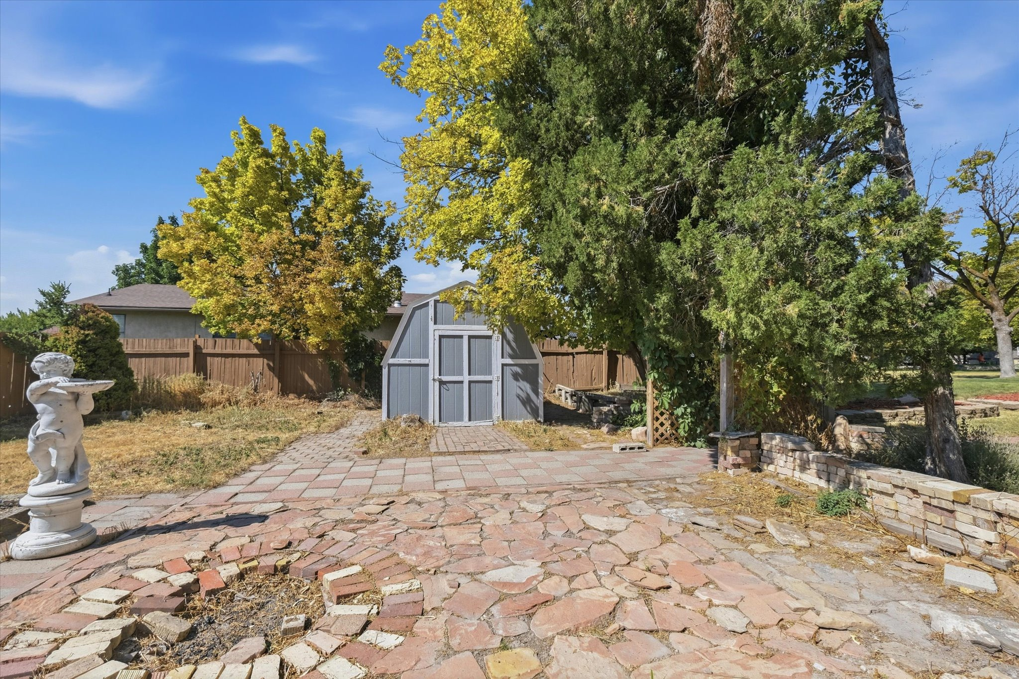 main property photo 27