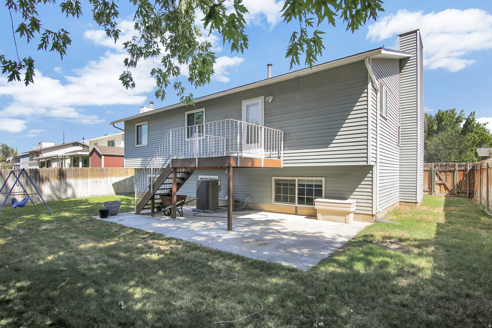 main property photo 30