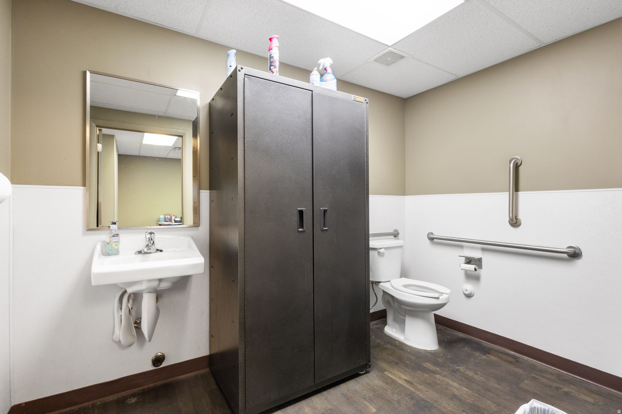 main property photo 20