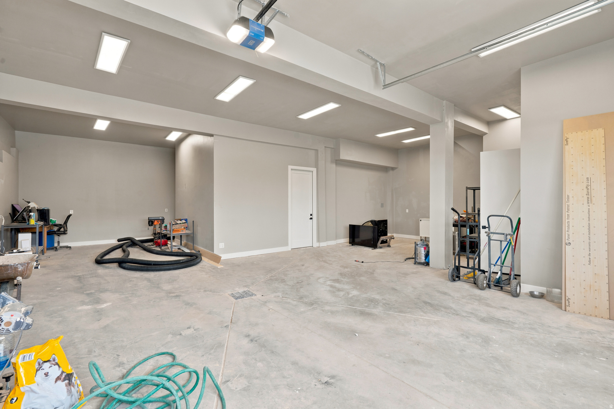 main property photo 67