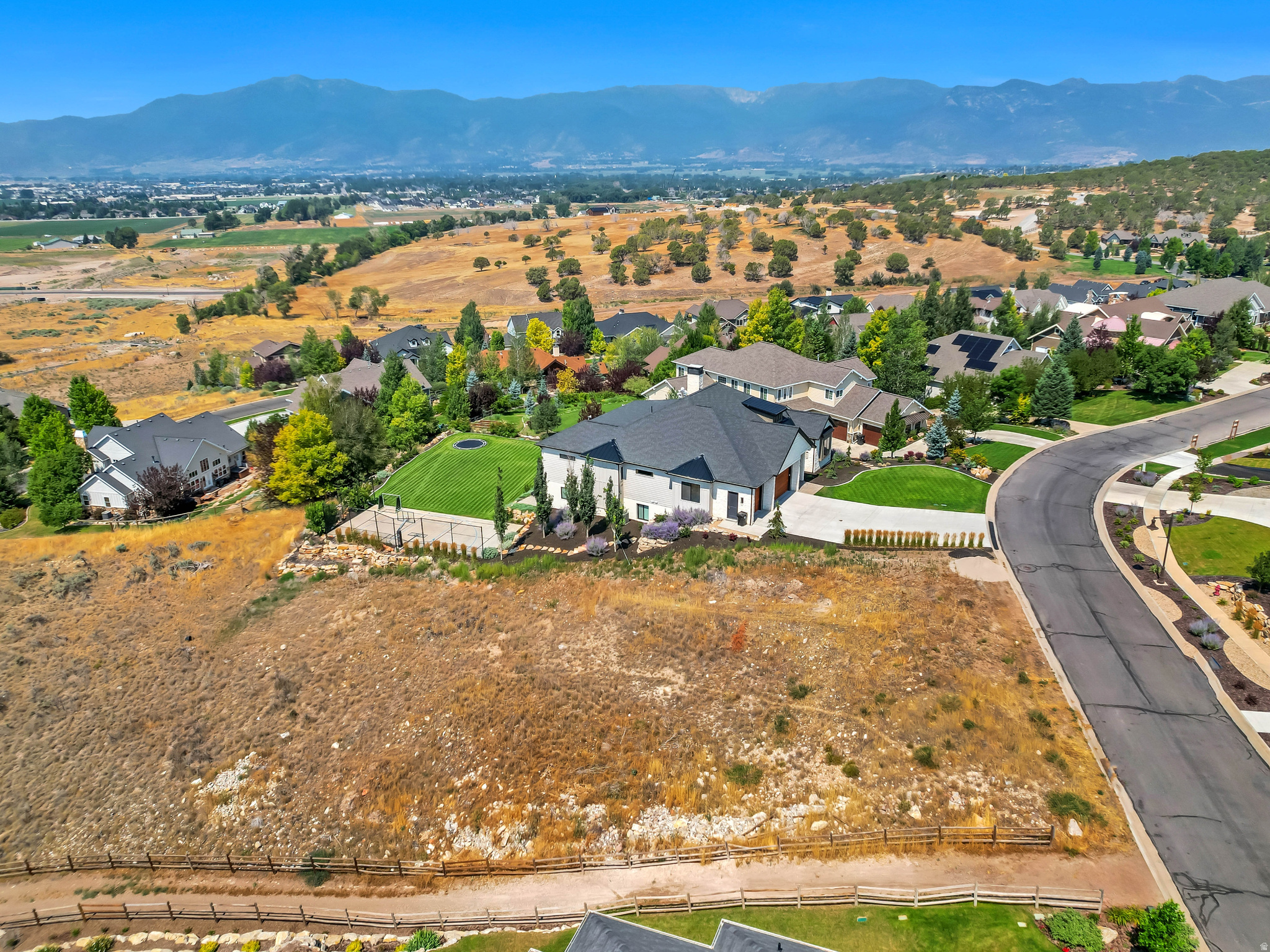 main property photo 12