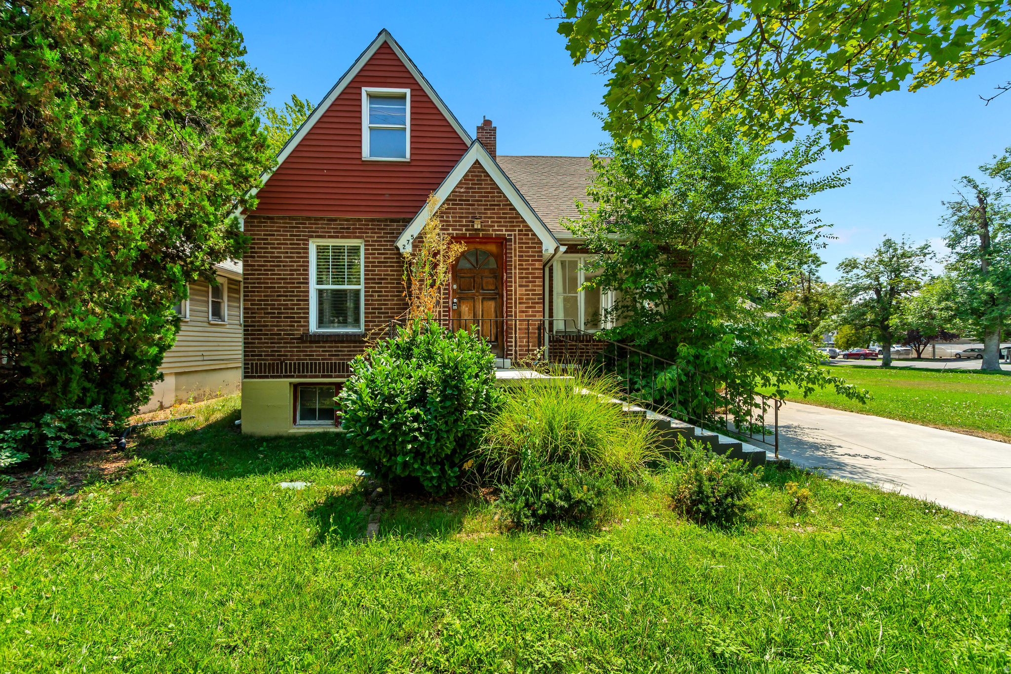 main property photo 28