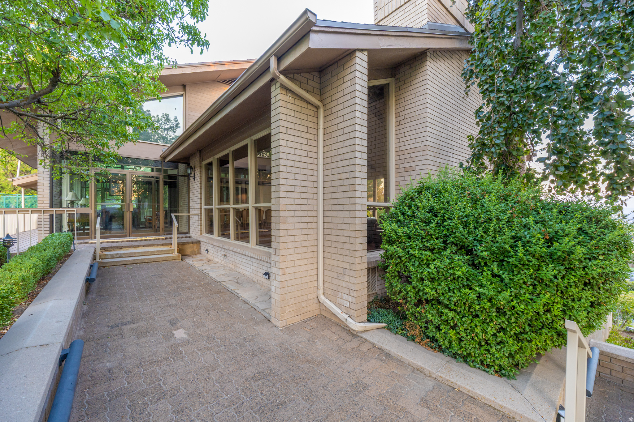 main property photo 40