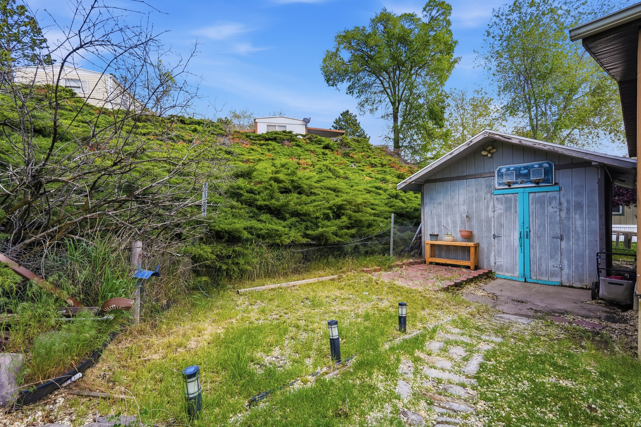 main property photo 25